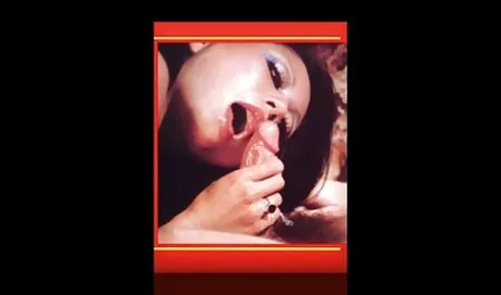 Rambut coklat bokep tante haus kontol cewek seksi Kayla Jane melepas celana dalamnya