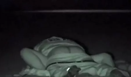 Devin RAE Solo menyenangkan video bokep janda cantik