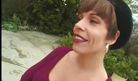Remaja cutie bokep janda hd perlahan-lahan menggoda titit besar sudut pandang gaya
