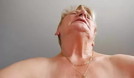 Ikuti instruksi video sex tante janda saya untuk orgasme