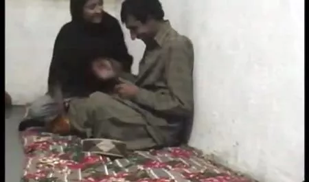 Yang paling jembut tebal di dunia milf merayu video mesum janda muda untuk main-Jerman