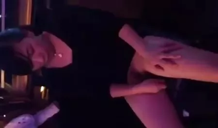 Anda akan menjilat perangkat kesucian bersih bokeo janda