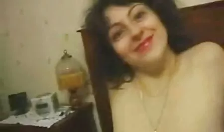 Sangat cute girl sucks bokep tante muda hot dick pada pengecoran simulasi
