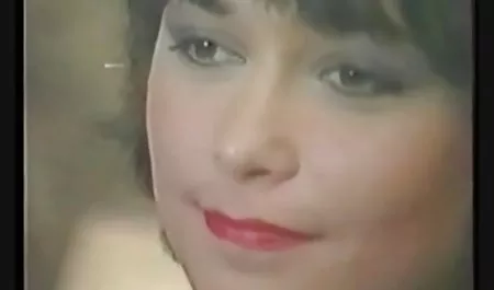 Dengarkan seksi pantat besar lubang bicara bokeb janda montok