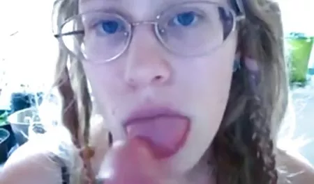 lipstik milf bokep janda montok hot Stevie Lix bermandikan sperma